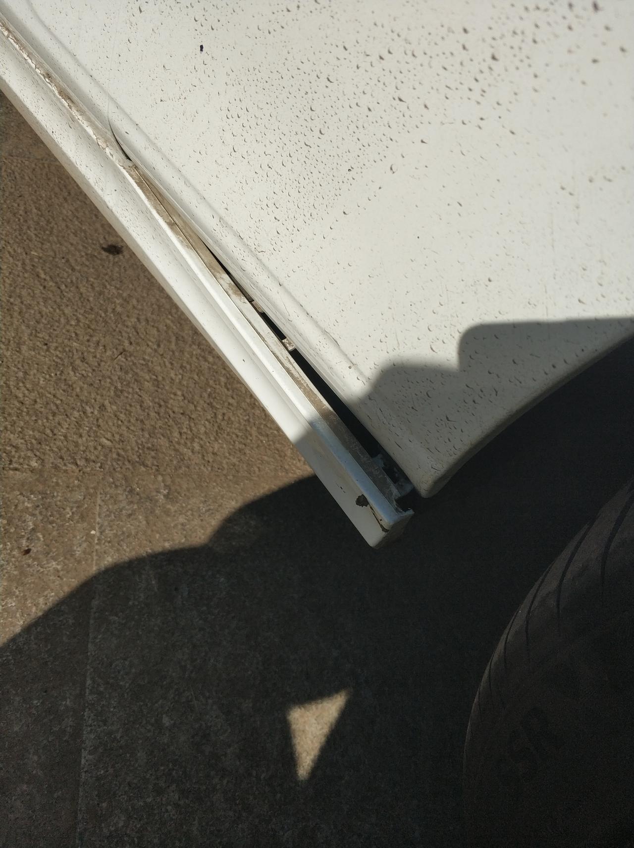 凯迪拉克CT4 过了一个坑不知道怎么弄的，底坎开了，请问各位大佬，修一下要多少钱