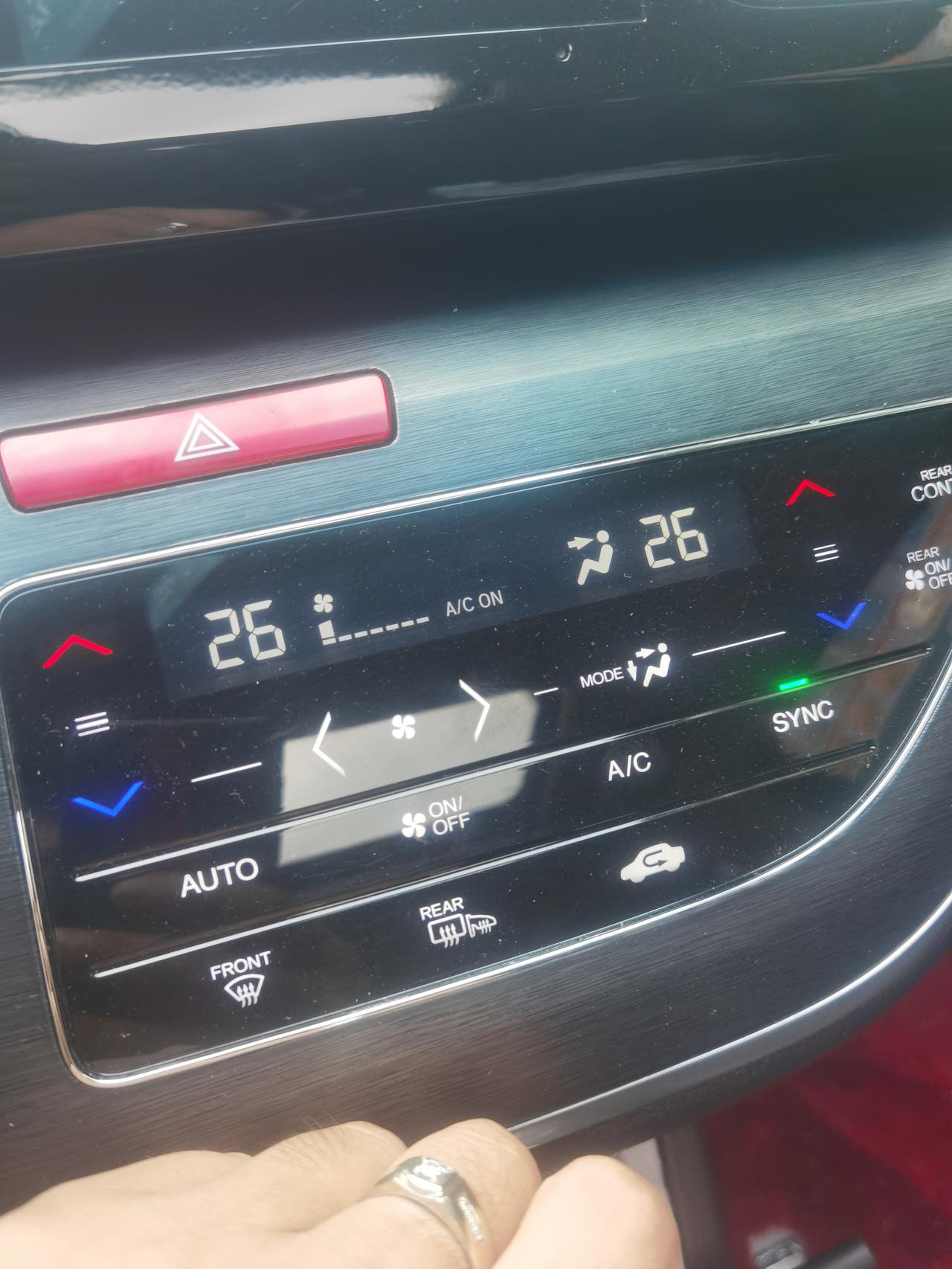 艾力绅这A/C ON    A/C  OFf都是什么意思，哪个是冷风关，哪个是冷风开，大家帮帮忙