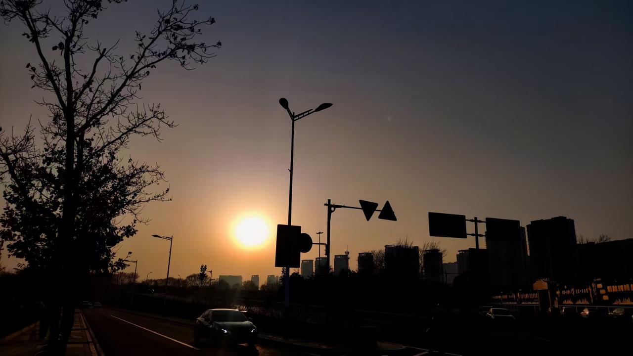 领克05 拜托了大佬们因为疫情原因，现在没法提车，打算6月到9月这个区间去买车。现在主要是想问问各位22款的四驱车主们，