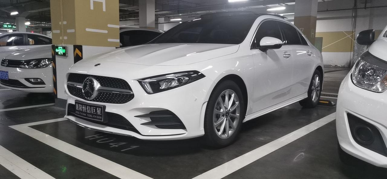奔驰A级 新提A200L，为啥熄火很久后，引擎盖上还很烫手