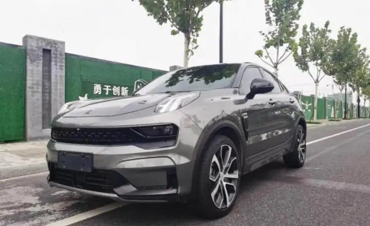 领克05 请教各位车友们，想入手05四驱Halo，现在谈的裸车19.48万，税大概8700，保险5500，提车加上牌20