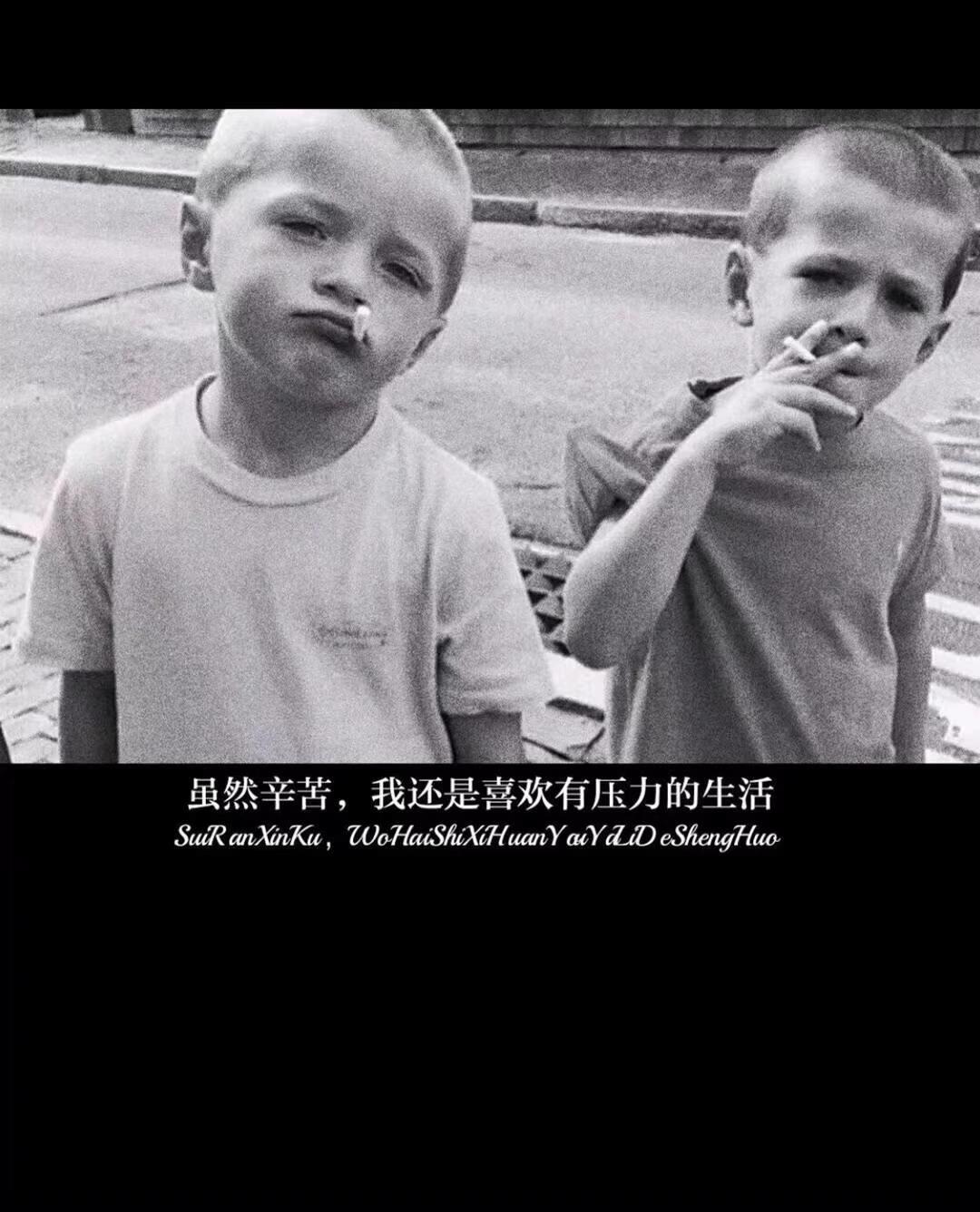 领克05 我想问下买耀h版本的车友， 耀h跟劲p一样的价钱，为什么大多都选择耀h。个人比较喜欢纯色车身，四驱黑内饰 并且