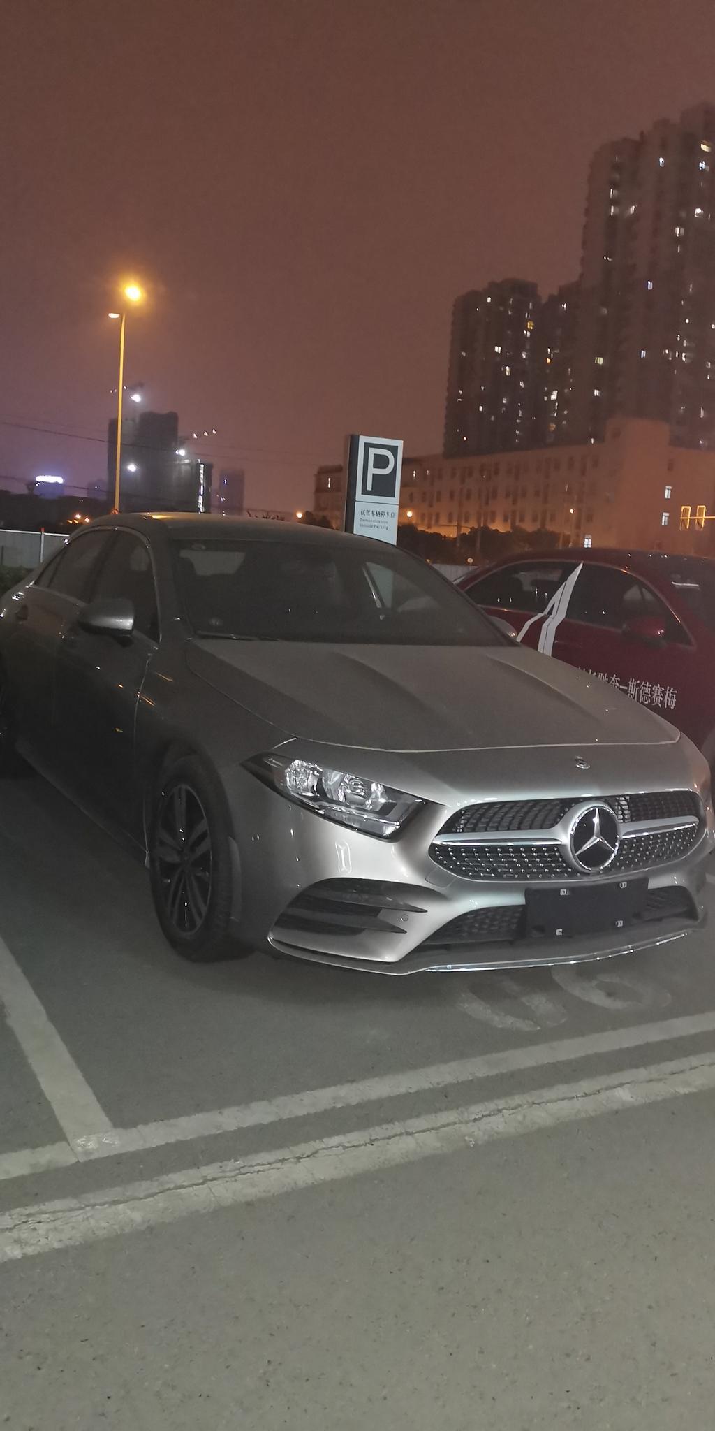 奔驰A级 奔驰A200 好多钱