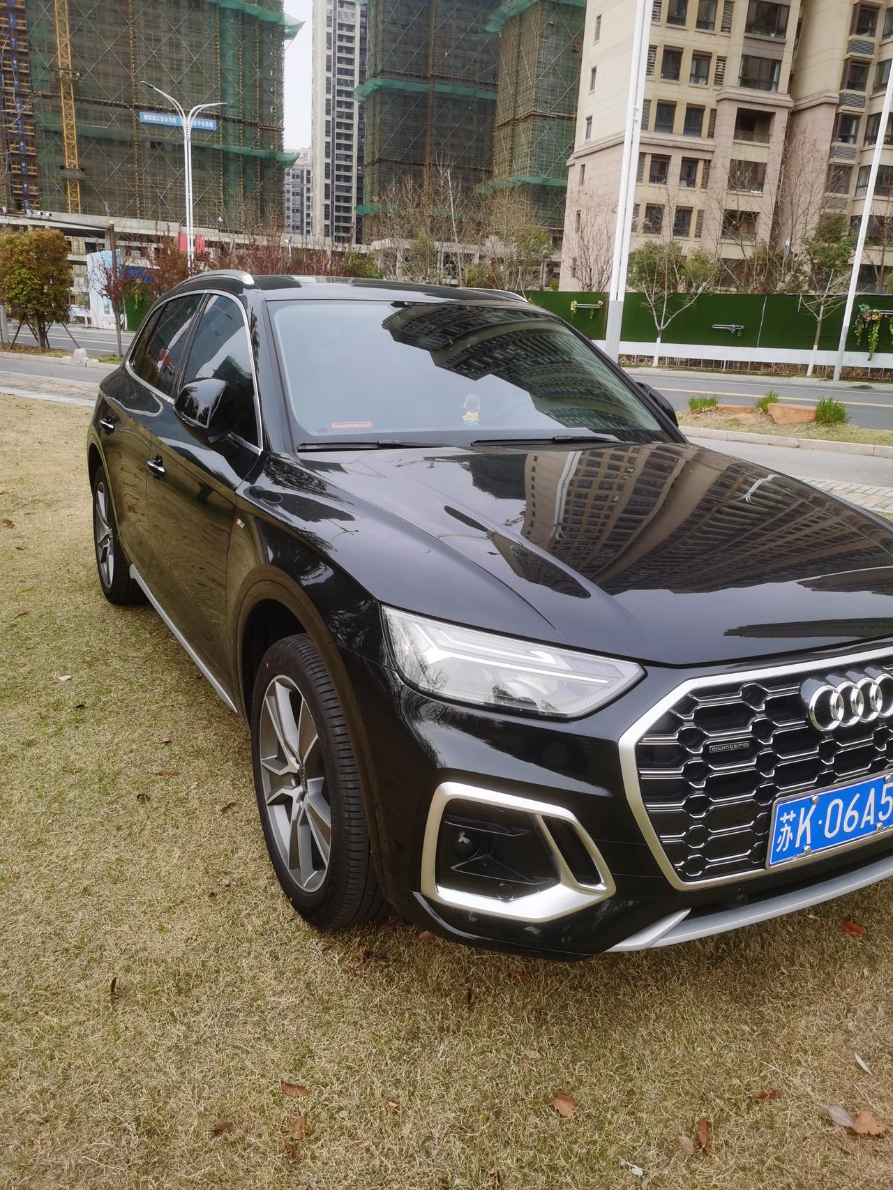奥迪Q5L 我3.8号提车，到今天3.20，开了220公里，每天上下班6公里路程，两个红绿灯?，平均油耗13左右！请问各