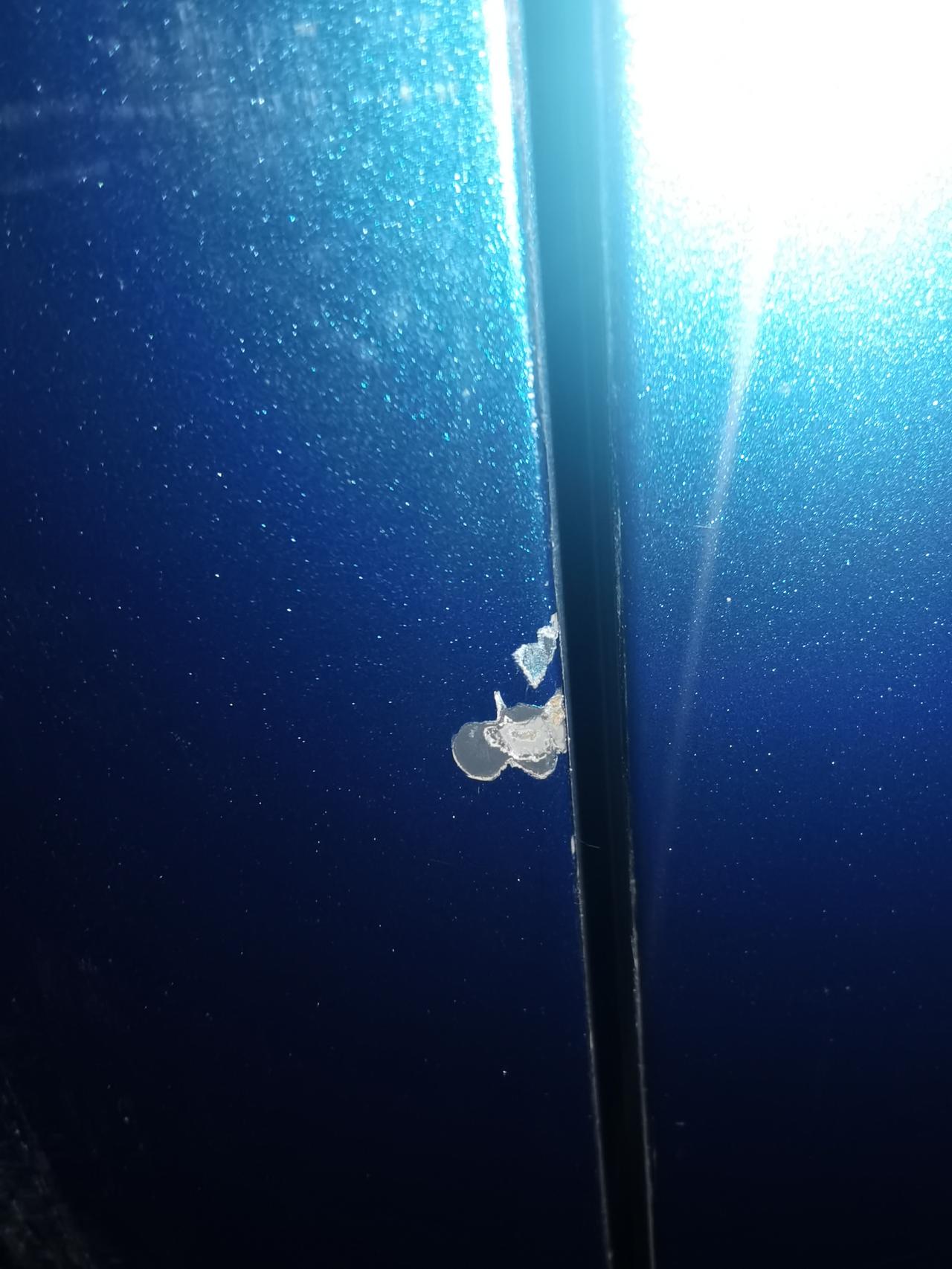 比亚迪海豚 驾驶门磕了一下，发给4s店说要喷全门，大家还有啥好办法么？