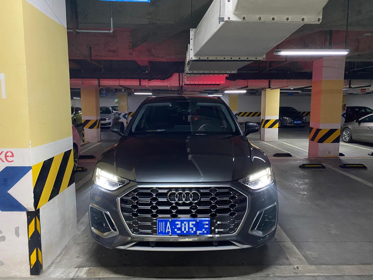 奥迪Q5L Q5L45动感，求助！！1，锁车后，为什么没有提示音，或者提示喇叭，可以设置吗？只有一个很小的锁的机械音，每