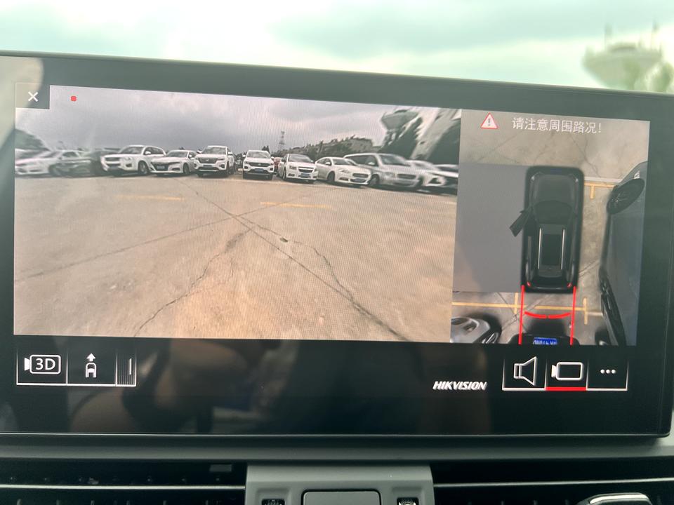 奥迪Q5L 各位大佬，你们的360图片显示也是这样模糊吗？我怎么感觉被4S坑死了。