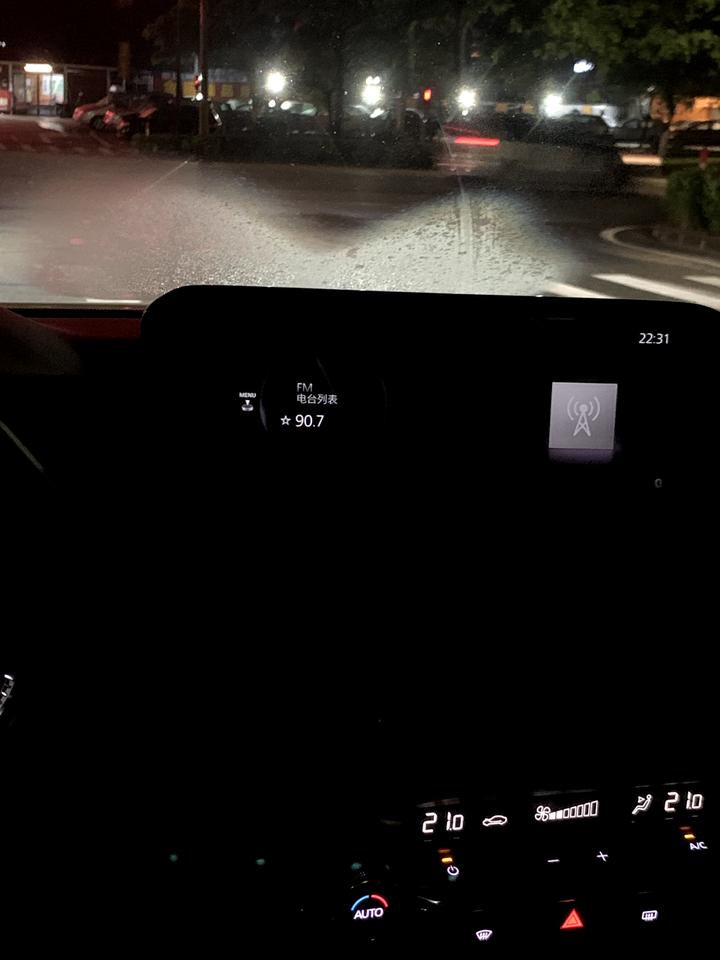 马自达3 昂克赛拉 想问一下各位新马3的车主会不会有这种情况，我的每次开空调，不管温度多少，内外循环，都会在这个位置起雾