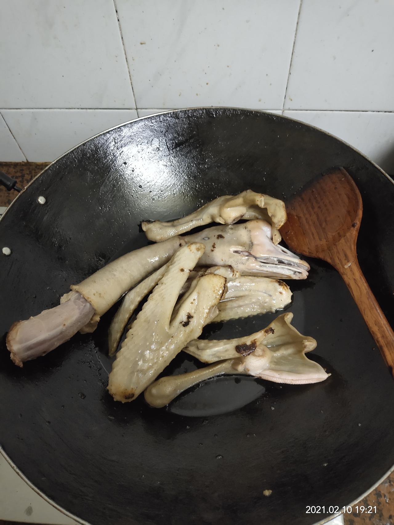 马自达3 昂克赛拉 次世代马自达3机油尺有汽油味儿？是否正常？