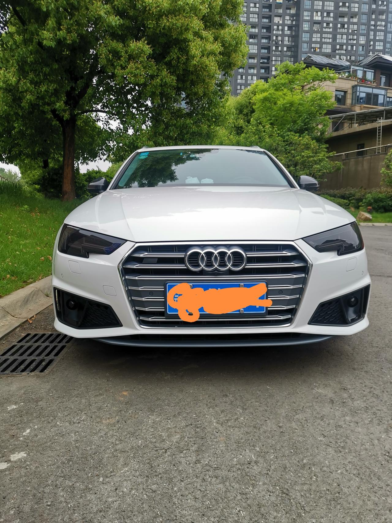 奥迪A4(进口) 2020年5月在合肥中升汇迪提的车，当时是买双保车价有优惠，双保一万三千八，然后又送了一万多装潢。双保