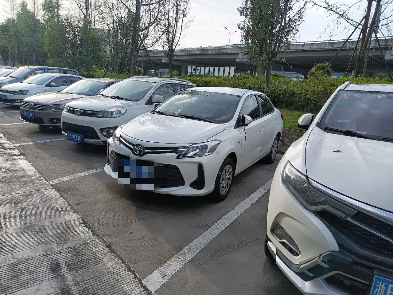 开了这么久，还不知道威驰的5NR发动机，是三缸机还是四缸机呢？有知道的铁铁可以说一下吗？