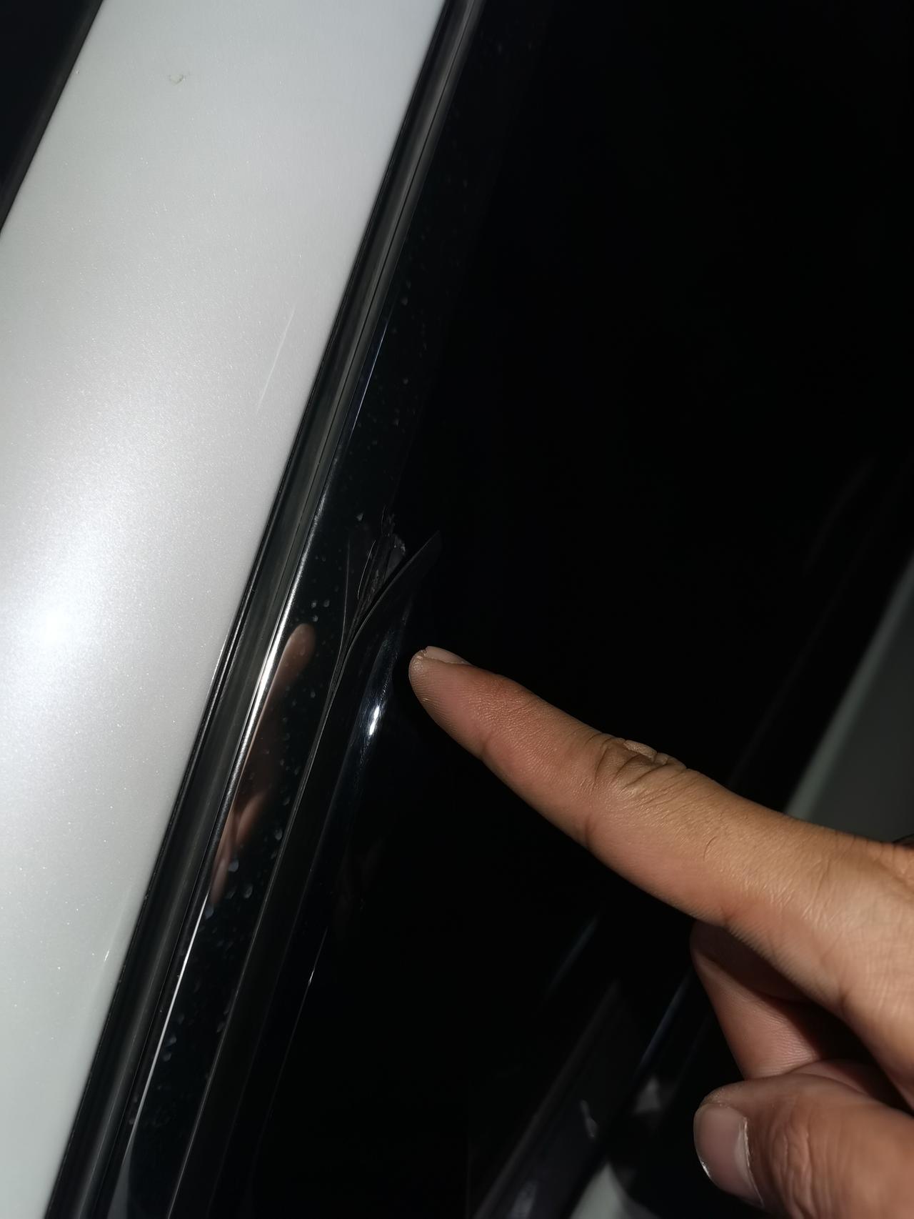 宝马X3 各位大咖X3豪华版后视镜胶条损坏情况多吗？怎样维修处理的？
