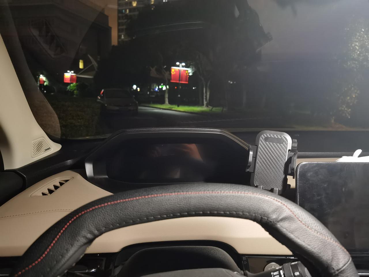 长安CS55 PLUS 关于保养，今天去做首保，售后说以后每7500公里或者半年做一次保养，但是看车机上说5000公里三
