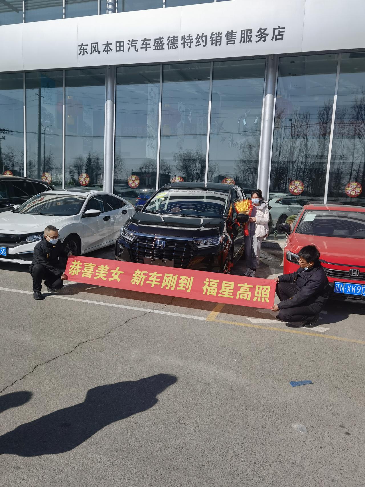 艾力绅需不需要安装扶手箱？纠结