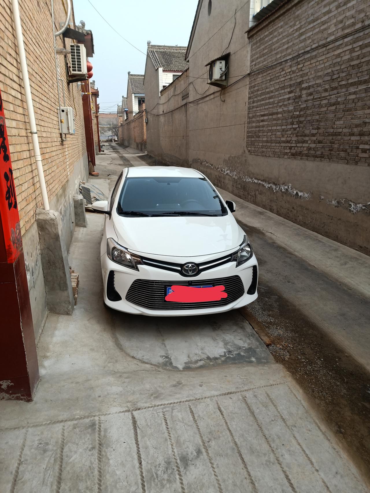 丰田威驰 各位大哥们，你们第二次保养都是去的那里，4s店，还是外面，大概得多钱？     5000做的首保  现在140