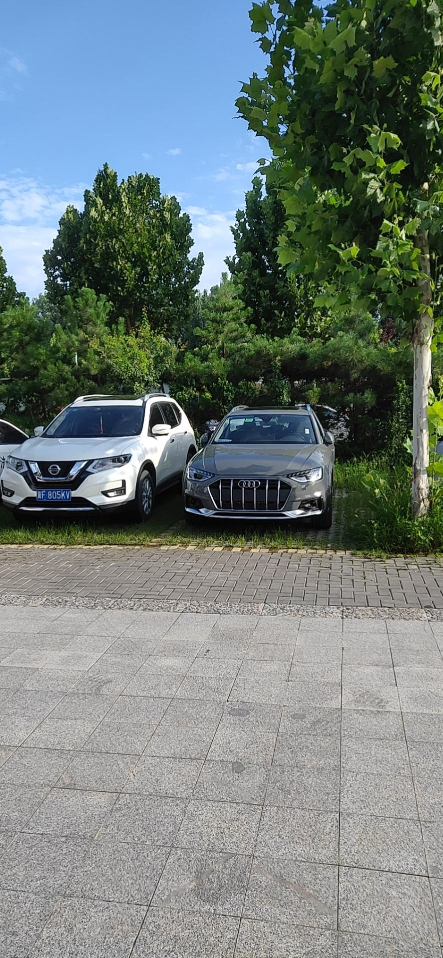 奥迪A4(进口) a4  allroad刚提车表显油耗18个19个正常吗  有点吓人