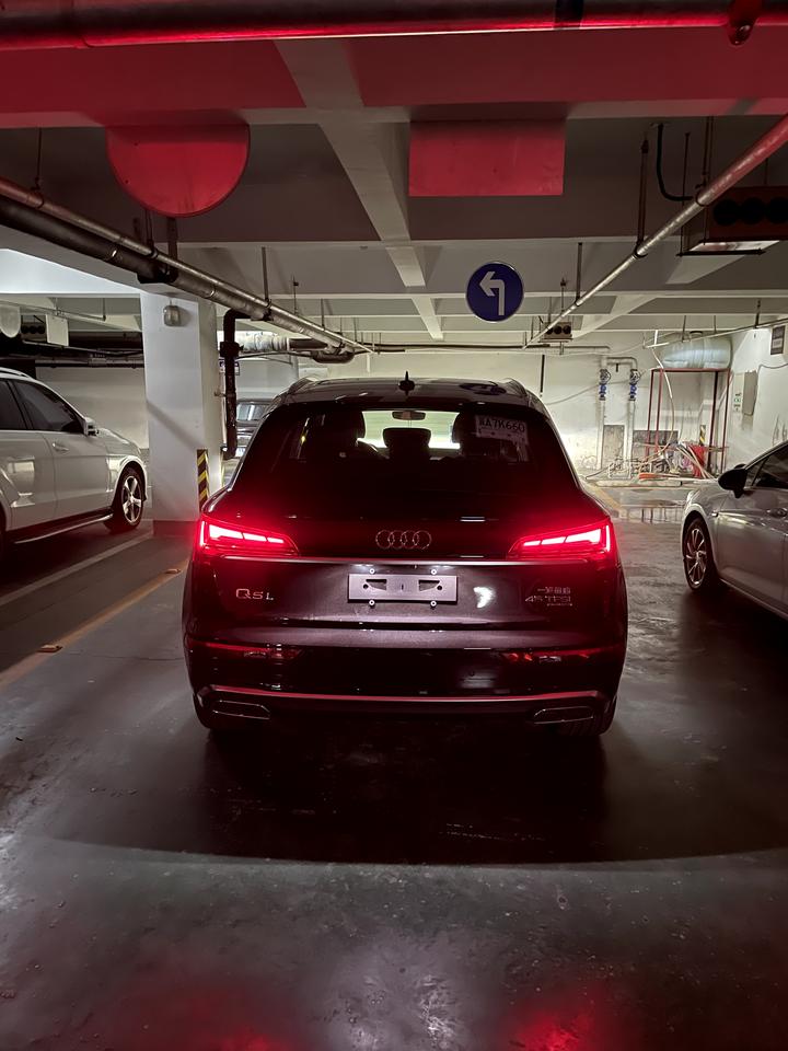奥迪Q5L 21款怎么下车之后自动拉上手刹？b\u0026o; 音响怎么调？为什么只有 高音 低音 重低音 三种？太浪费