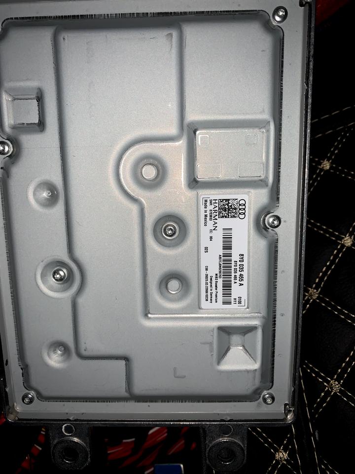 奥迪Q5L 请教22-2款q5l bo音响的事：看抖音改装分享主机都是233功放，体积比较大，后备箱低音是200w为什么
