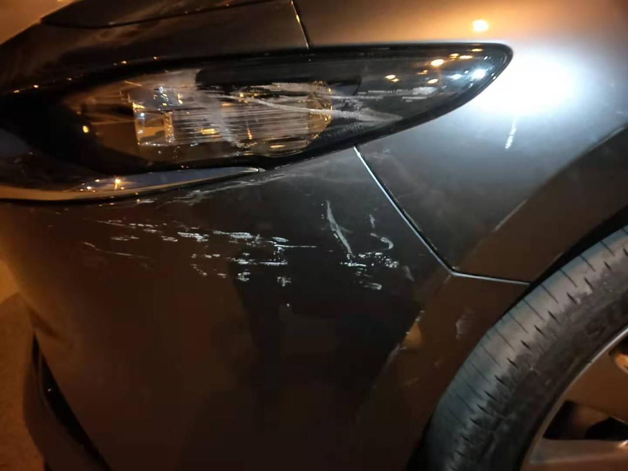 马自达3 昂克赛拉 一血了  唉  是保保险还是自己修  大概多少钱  老铁们