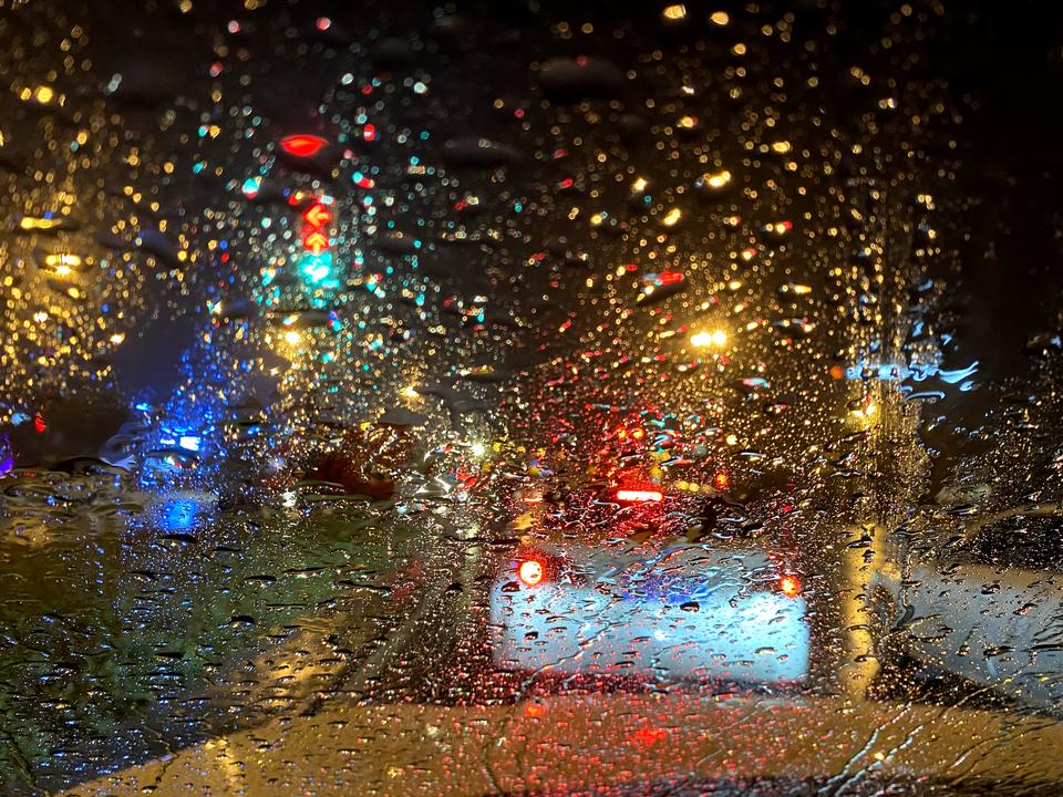 福特锐际 各位车友的雨刮器会有异响吗？我本来以为是原厂雨刮条不好，后来换了一个之后还是异响。并且感觉雨刮到某一位置会哆嗦