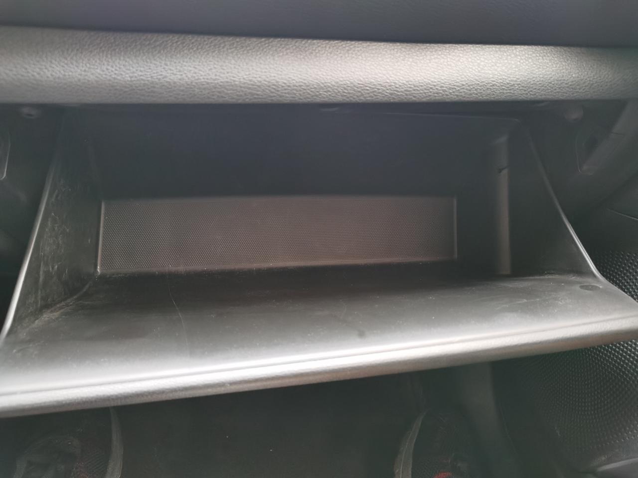 起亚K3的空调滤芯怎么更换，不会卸