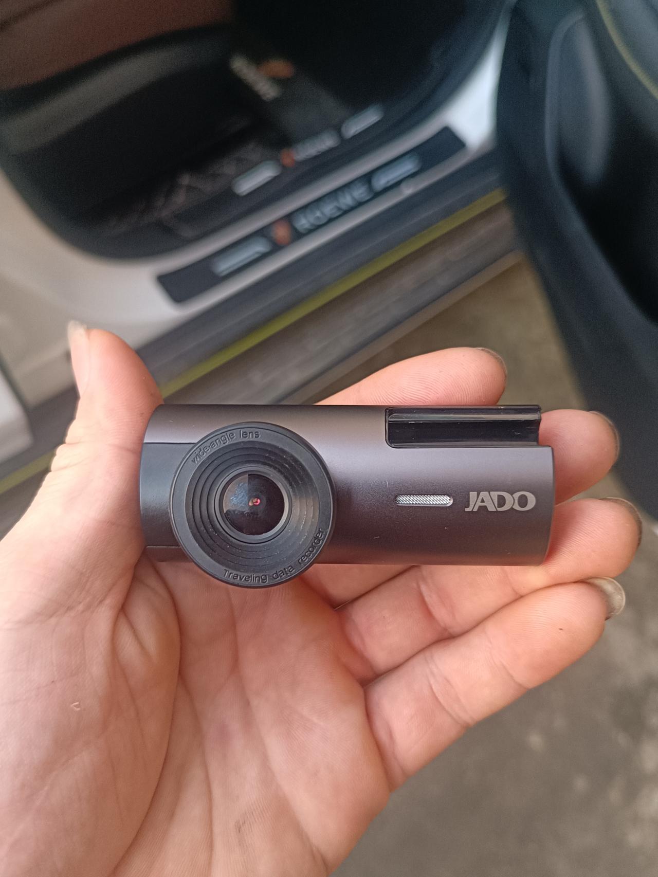 荣威RX5 今天突然发现送的行车记录仪坏了，难怪这几天车辆启动都没有提示了，（以前启动车辆会提示开始录像）现在都没有了，