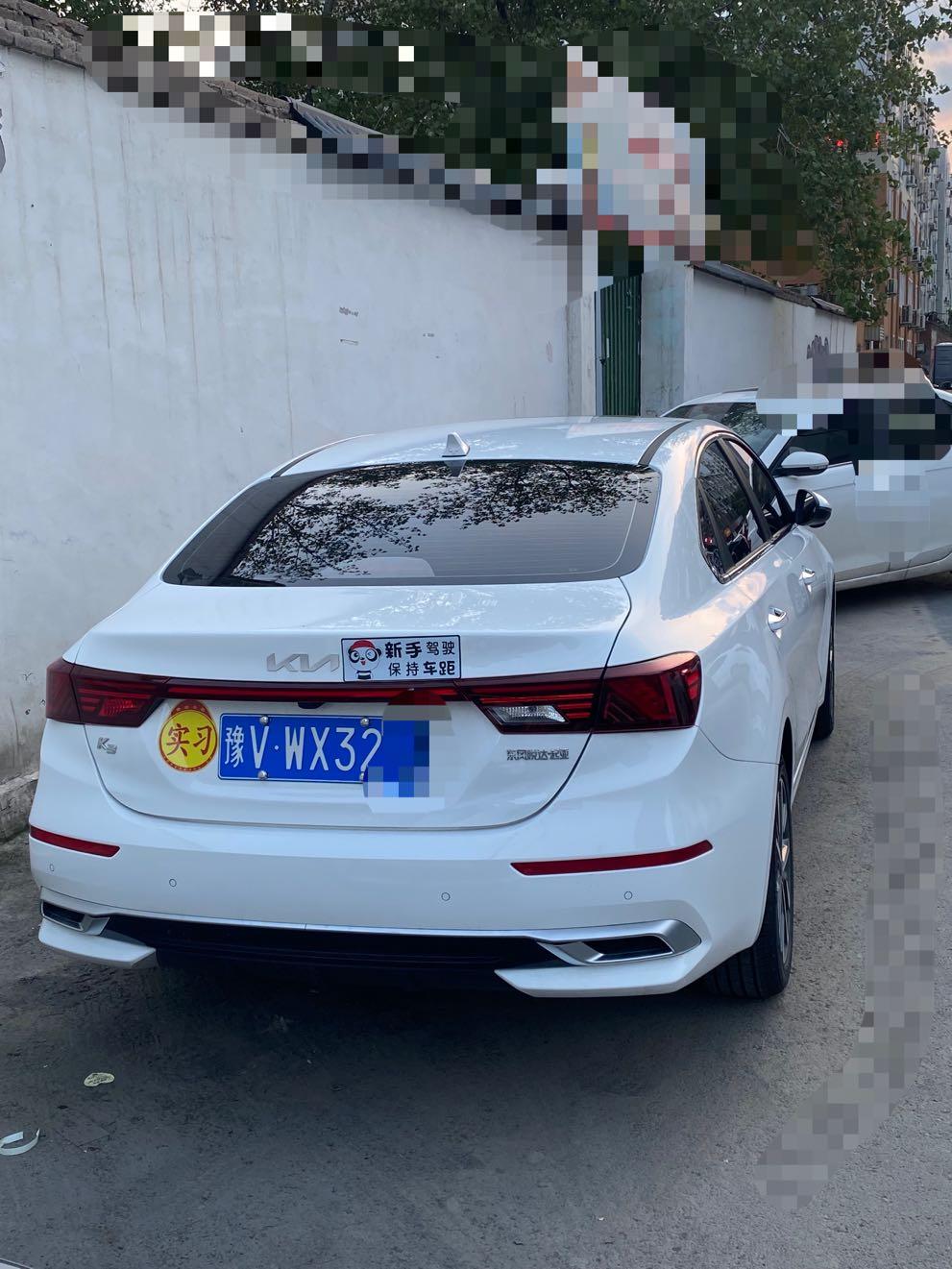 起亚K3时尚版有下车后一键关窗开窗吗，有倒车后视镜自动下翻吗，有锁车喇叭声提醒吗？怎么设置，有没有懂得老铁