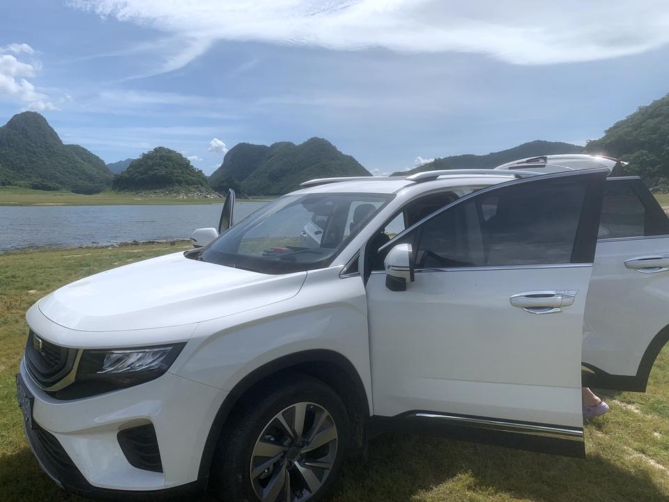 吉利豪越 这个车都是5000公里保养吗 换的什么机油呀 今天4s做了首保 让我往后5000公里保养一次 费用在5百多呢 