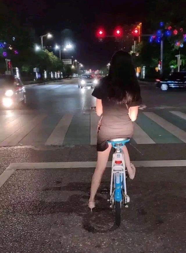 星途追风 星途lx。明天就是上海车展了，凡尔赛版的正式上市亮相了。咨询问下大佬，老司机，和各位车主。lx除了底盘和其他星