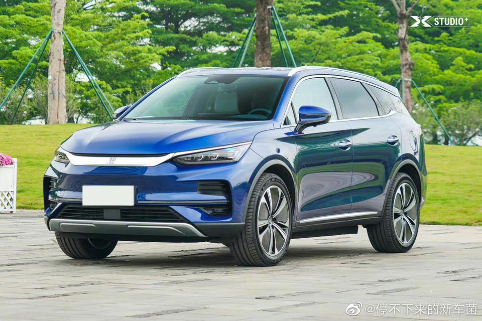 有没有消息2022唐EV啥时候出价格和配置呀？会不会4月10和汉一起发布？啥时候店里有试驾车？想买黑色或者蓝色外观，白色