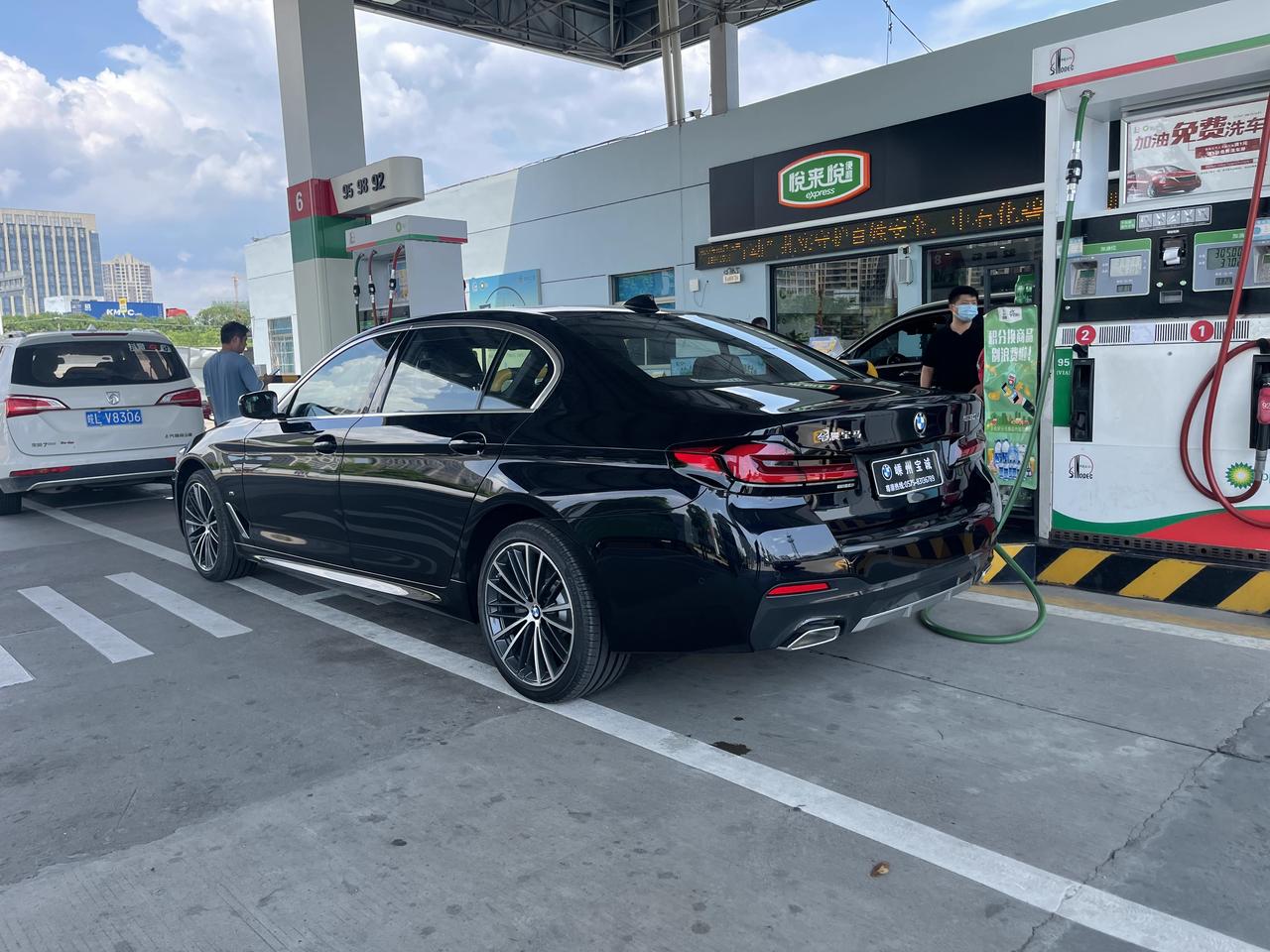 宝马5系 去年提的车 领先  马上夏天了 想加个座椅通风  大家给点意见加还是不加