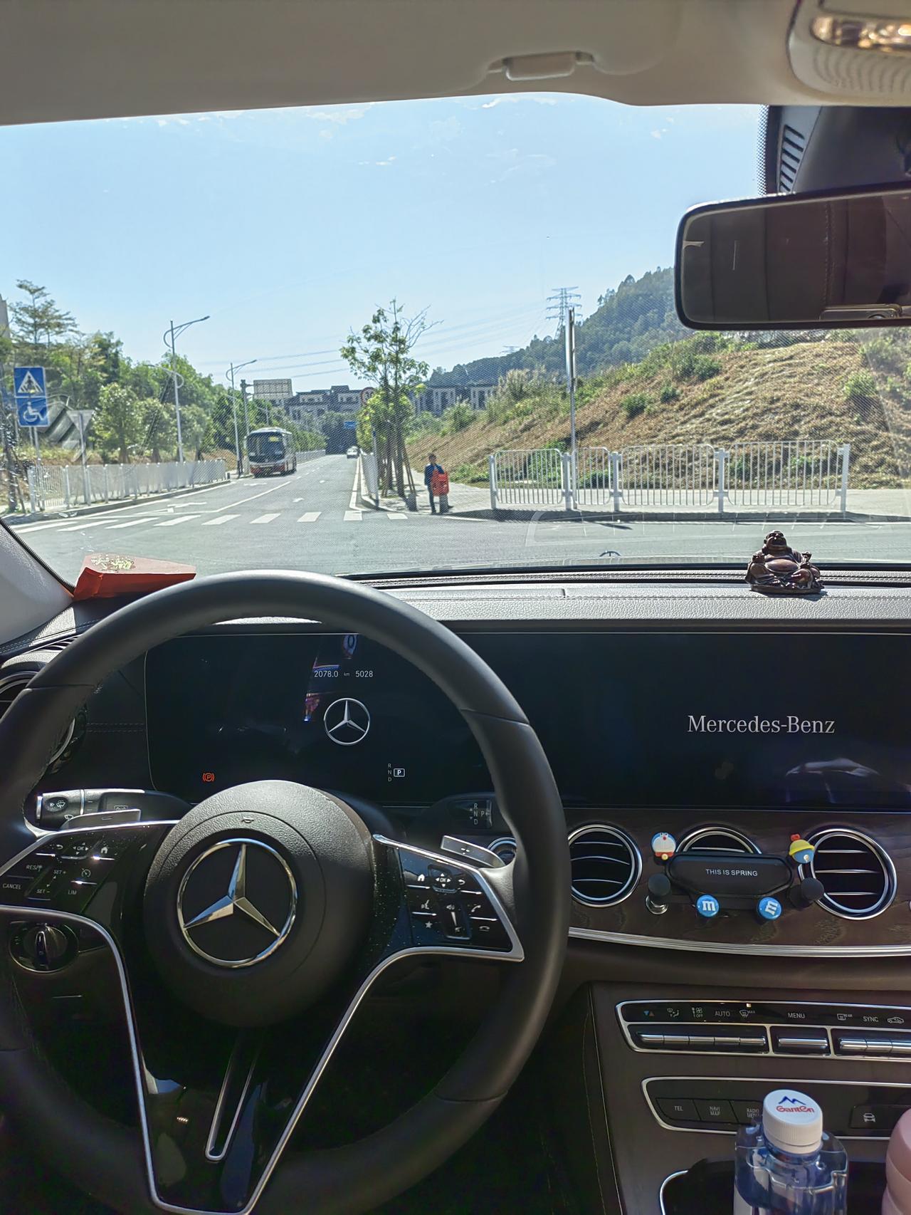 奔驰E级 全新奔驰2022年的车，出租有人要吗？奔驰E260l 出租，只有几千公里！
