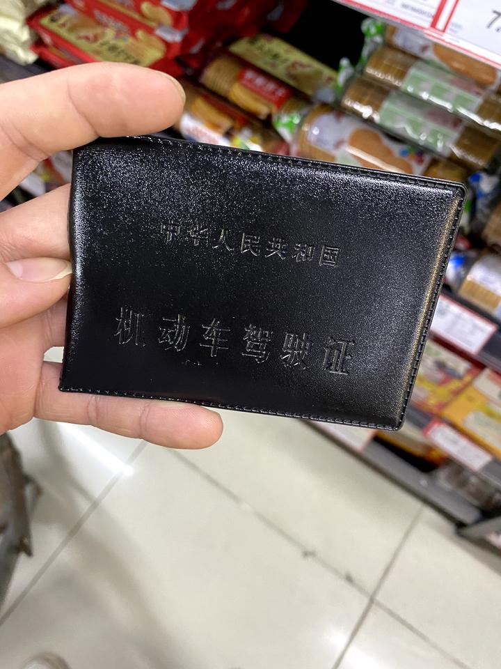 长安UNI-V 运动版跟尊贵区别有哪些，建议入手哪一款？有没有大佬给我解惑一下想入手一台