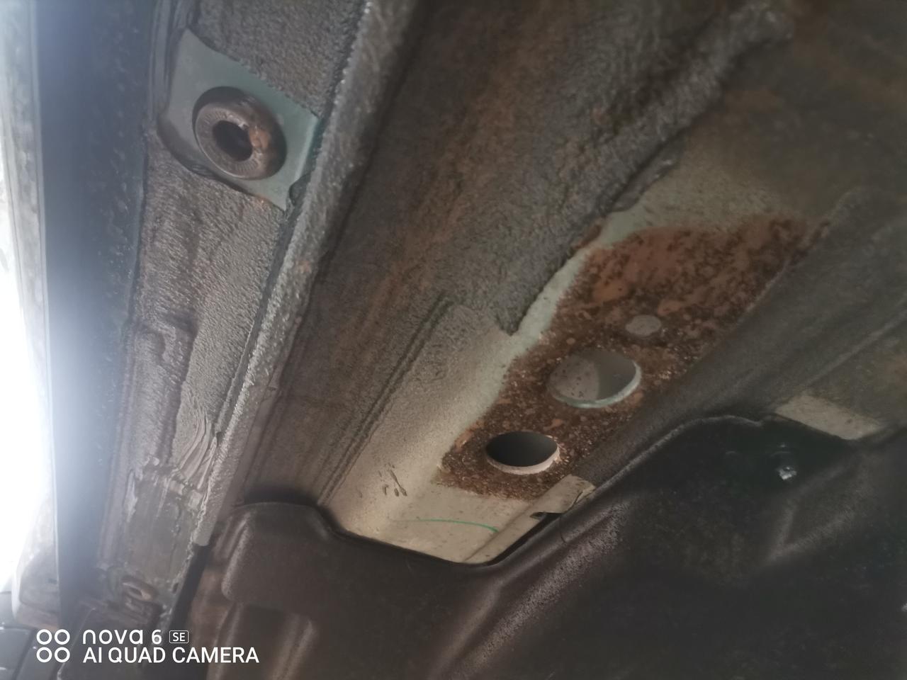 吉利星越L 买到一个月不到就生绣该找谁，大师们给个主意