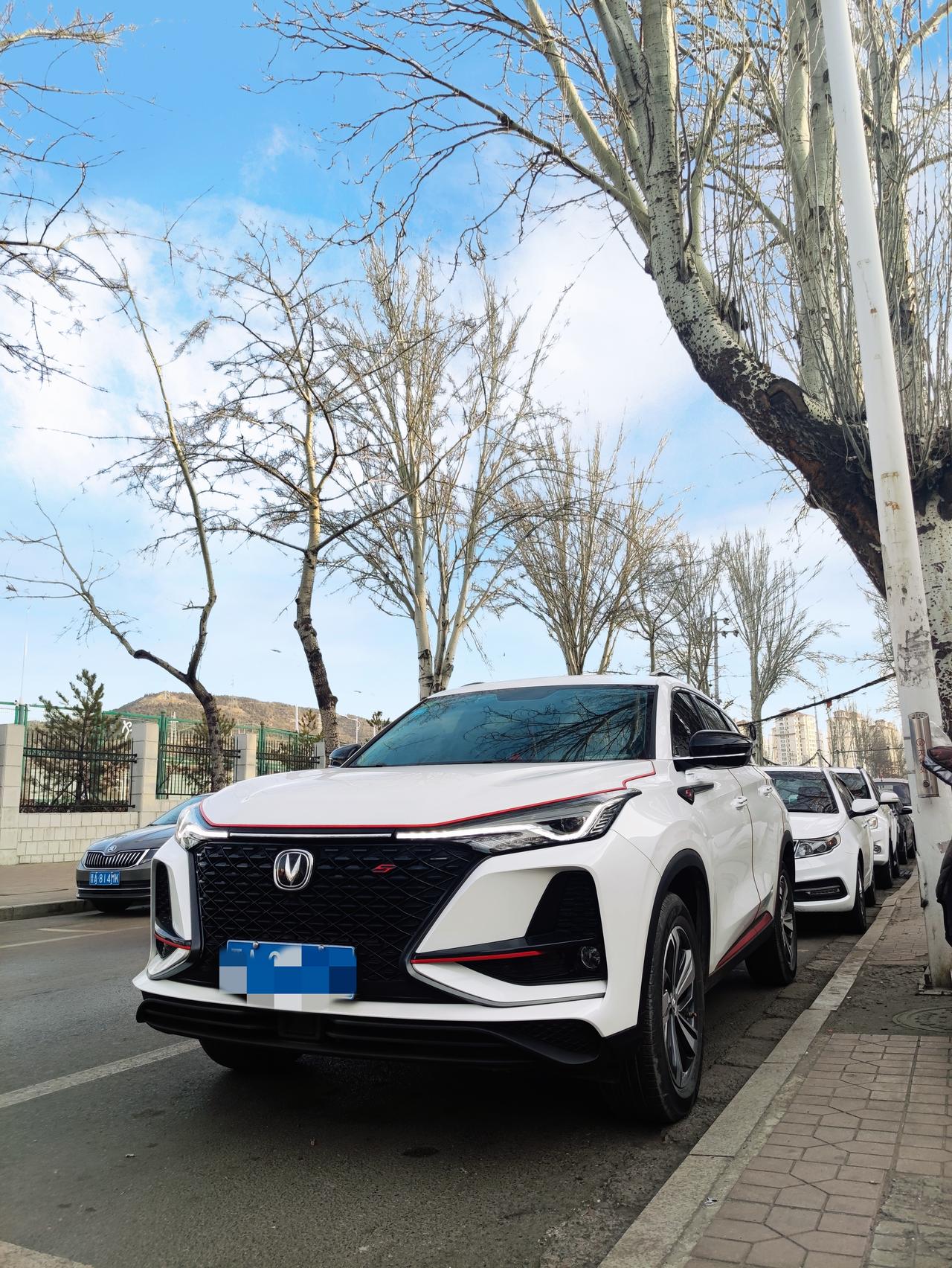 长安CS75 PLUS 2020款1.5T尊贵型的车机卡顿 360全景影像特别模糊看不清 怎么办呀