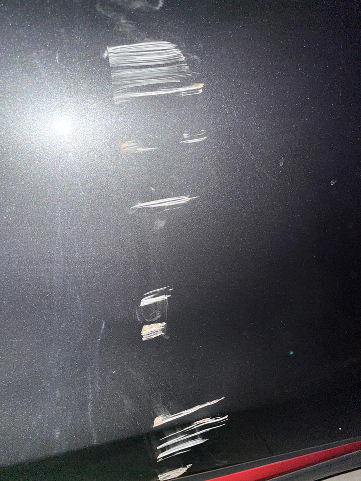 长安CS75 PLUS 今天往车库倒车的时候蹭到墙上了，两边车门都蹭了，这个需要怎么弄？
