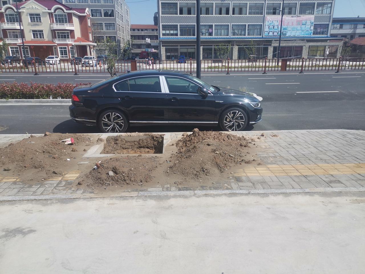 大众迈腾 这两个车，买来准备开七八年，舒适隔音，包括底盘三大件，哪个家用更好，质量更好一点。有懂行的，或者开过了解的，给