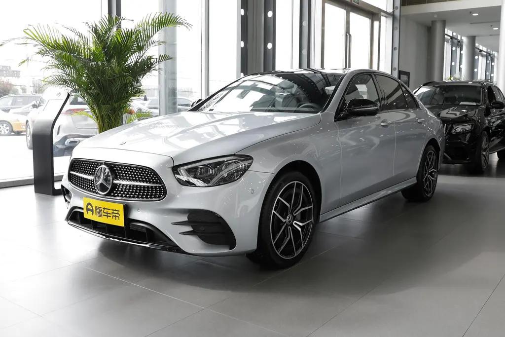 奔驰E级 E300L还是E300进口，很纠结呀，进口品质还有用料更好，国产加长了后排空间更大点，颜值感觉也是进口好看帅气