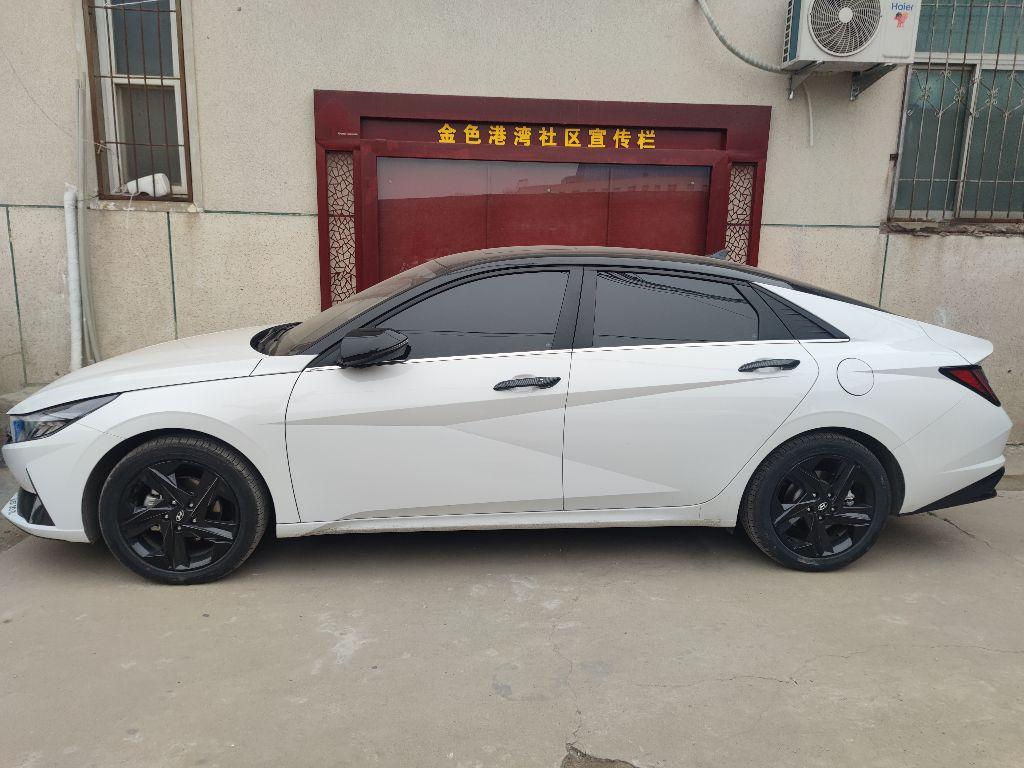问一下1.5的伊兰特低速行驶中踩刹车减速，在踩油门老是感觉有零点几秒的断油，感觉有人拽着你的车然后向前能的冲一下才能正常