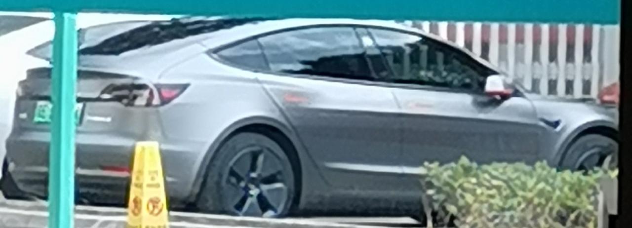 特斯拉Model 3 请问大家特斯拉的家充装好了不用时候要拉闸吗？