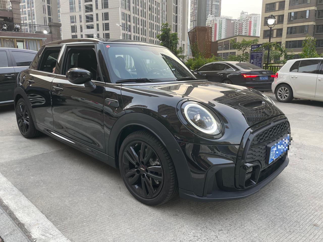 MINI Coopers的tpe脚垫怎么都没地方买啊，五门版的