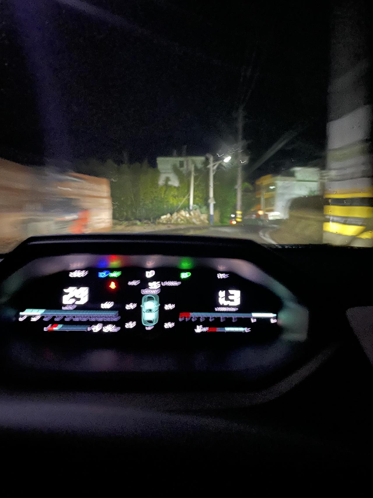 长安CS55 PLUS 大哥们  你们的车行驶都是多少个油  一公里要几毛啊   为啥我的车刚提回来的时候一直都是ECO