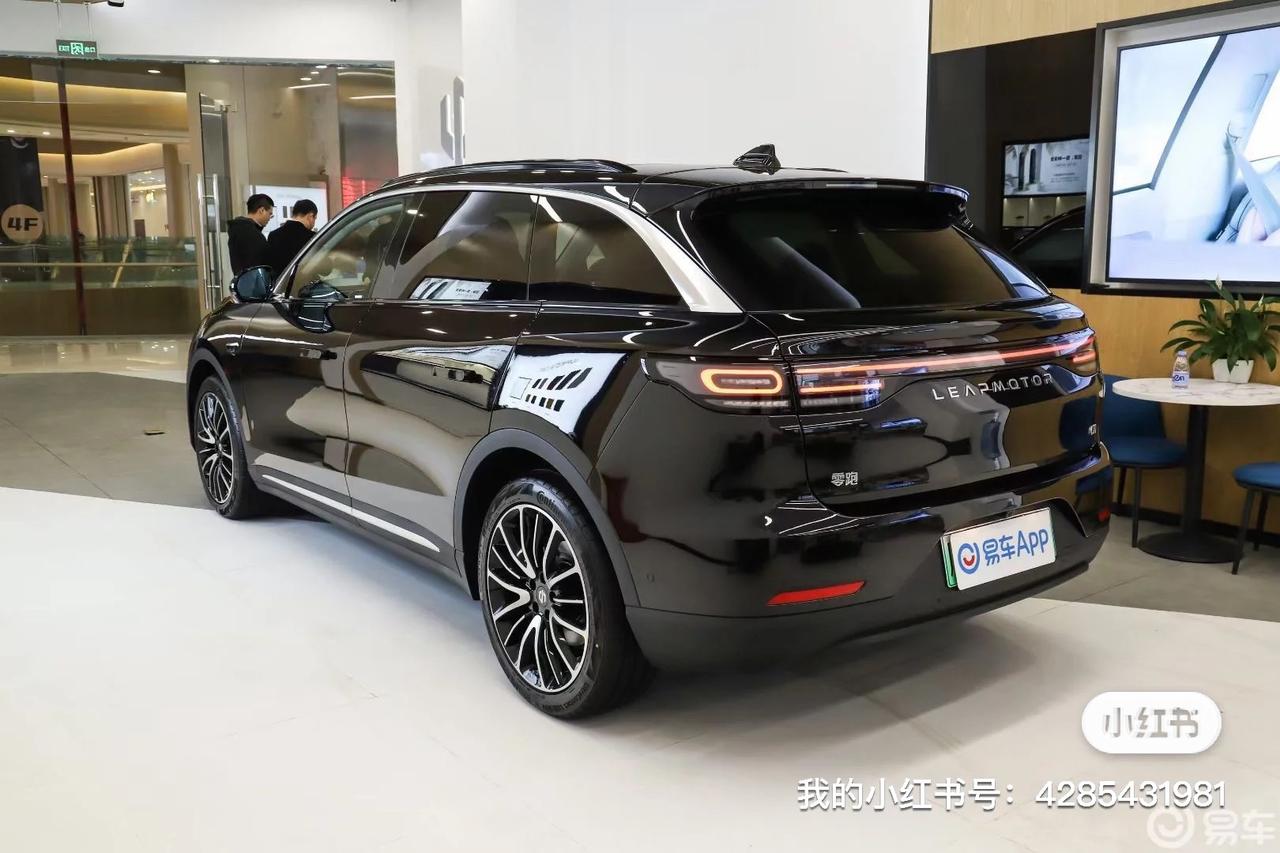 已订黑色，但是为啥零跑C11没有底盘透明功能呢？？