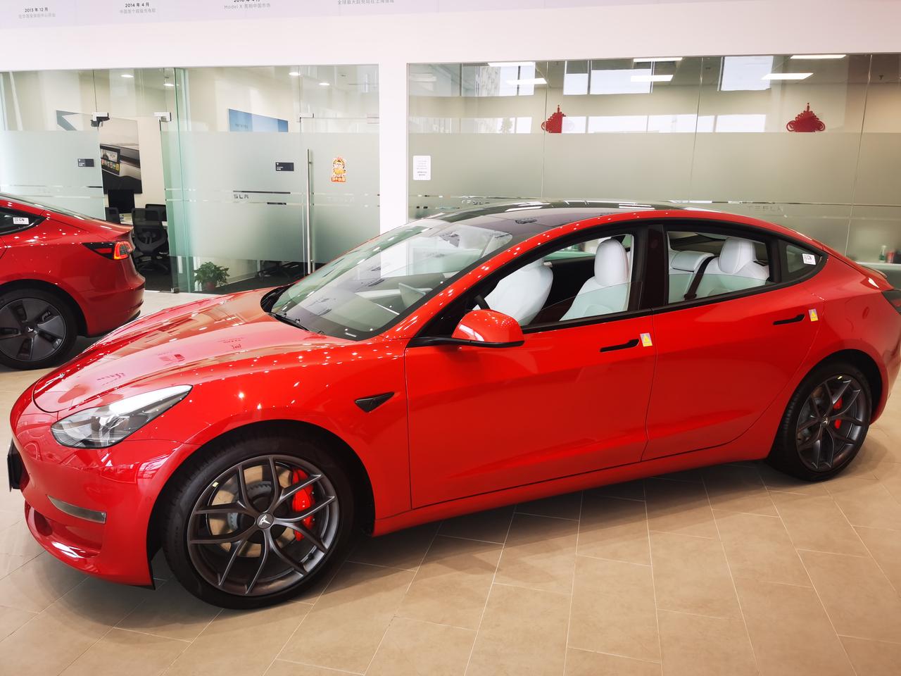 特斯拉Model 3 想咨询开model 3P的友友们，夏天和冬天续航怎么样？空间使用感如何？音响够用不？提车周期大概多