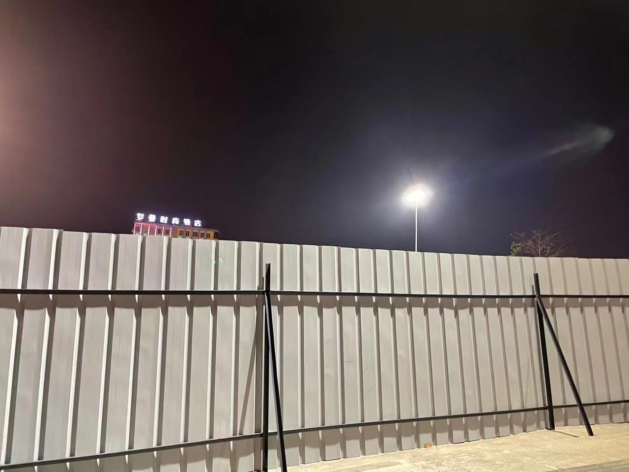 雷克萨斯ES 最近有人去看车嘛，广东地区，因为疫情原因好像现在店里ES200卓越不加价而且还能送一堆精品，360，电尾门