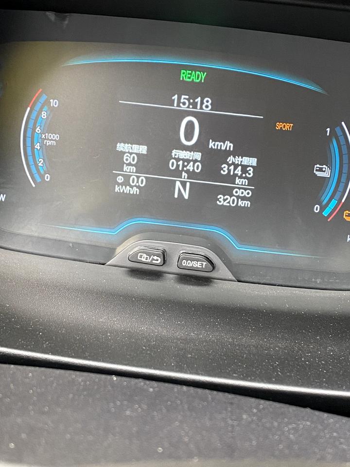 刚买的小蚂蚁408，第一次用车，跑了314km，剩下60km，起步不了，提示电量低，要充电，怎么回事
