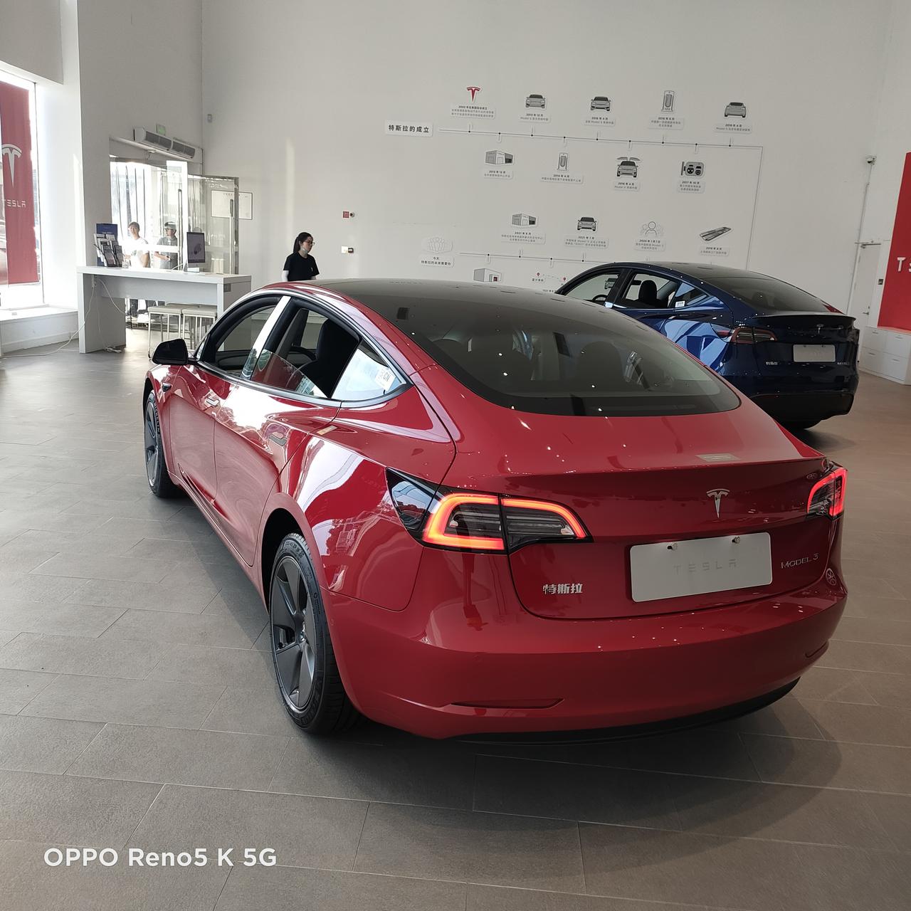 特斯拉Model 3 首付15万，月供4357三年，首付完就剩1万多了，夫妻年入20个带个孩子2岁家里有个油车，，有没有