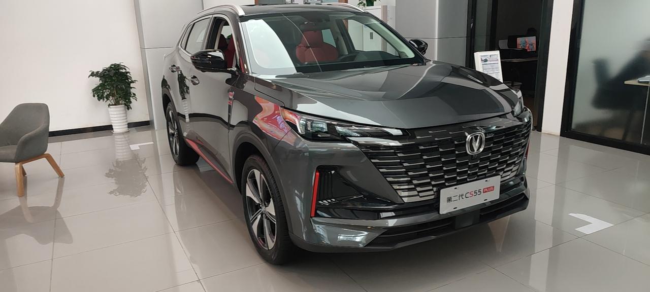 长安CS55 PLUS 兄弟们，我准备端午金提车 请问55plus  豪华版购置税减半全款落地多少合适了？
