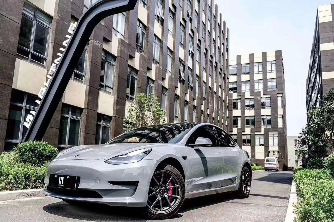 特斯拉Model 3 这个改色好看吗？