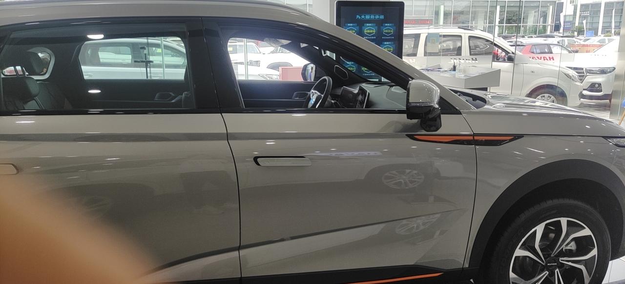 哈弗神兽 2.0T裸车157000裸车优惠7000加置换补贴4000加政府补贴5000加旧车7000   购置税6700